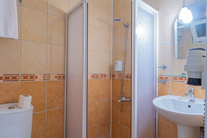 Room 26 of 84