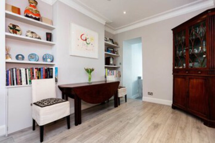 Room 9 of 20