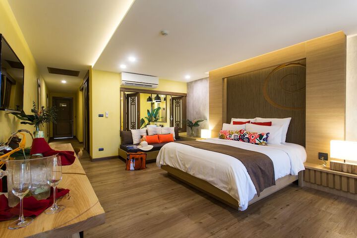 Room 15 of 125