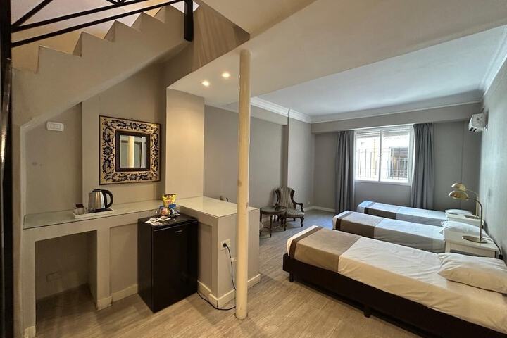 Room 50 of 76