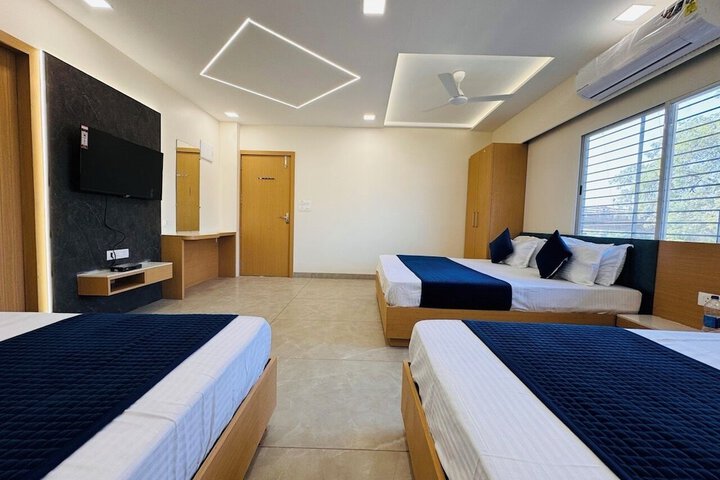 Room 33 of 38