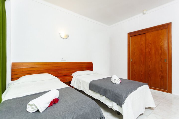 Room 8 of 27