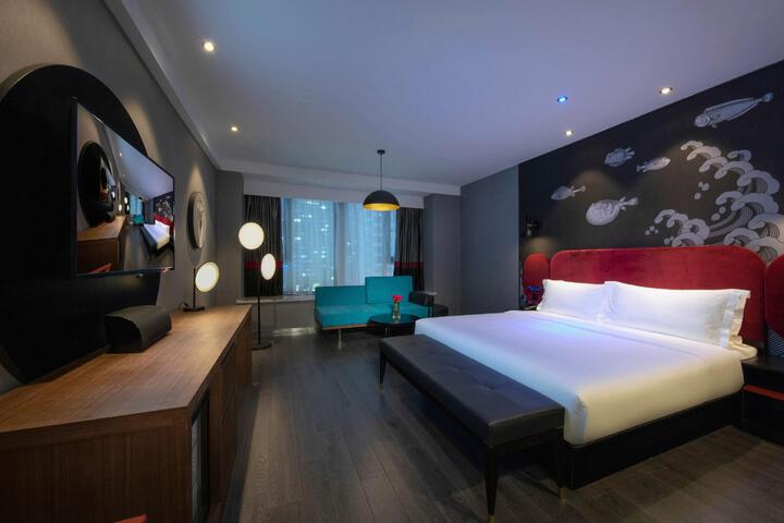 Room 9 of 23