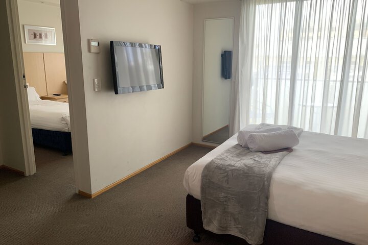 Room 4 of 38