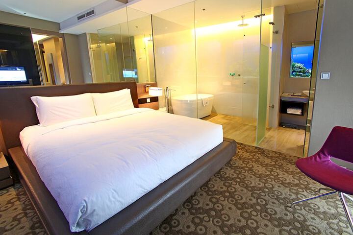 Room 89 of 204