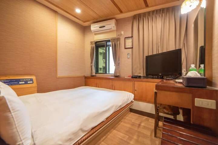 Room 20 of 65