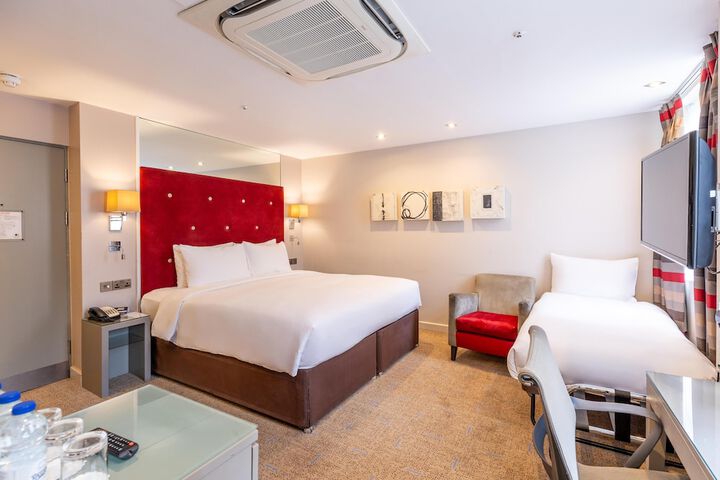 Room 38 of 114