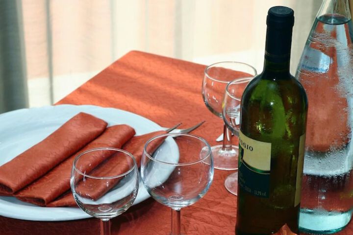 Dining 10 of 18