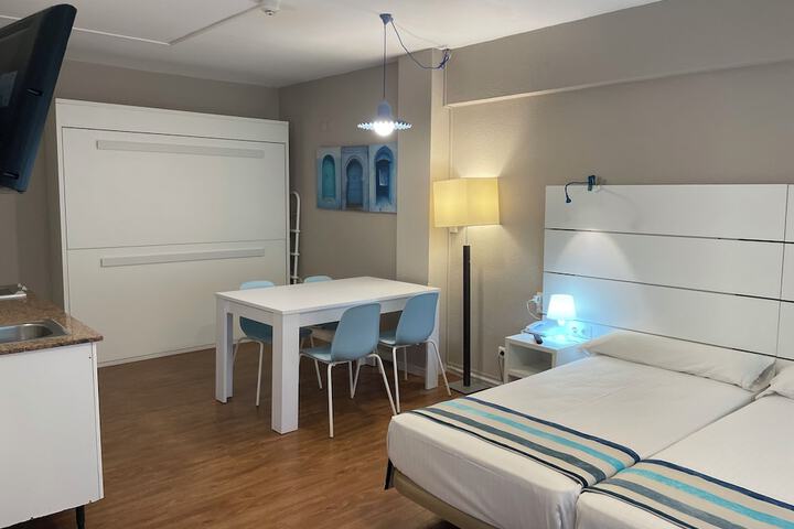 Room 25 of 40