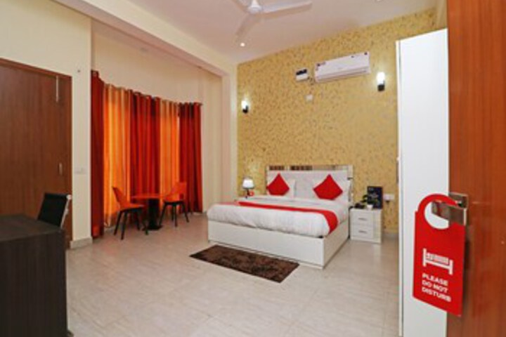 Room 28 of 37