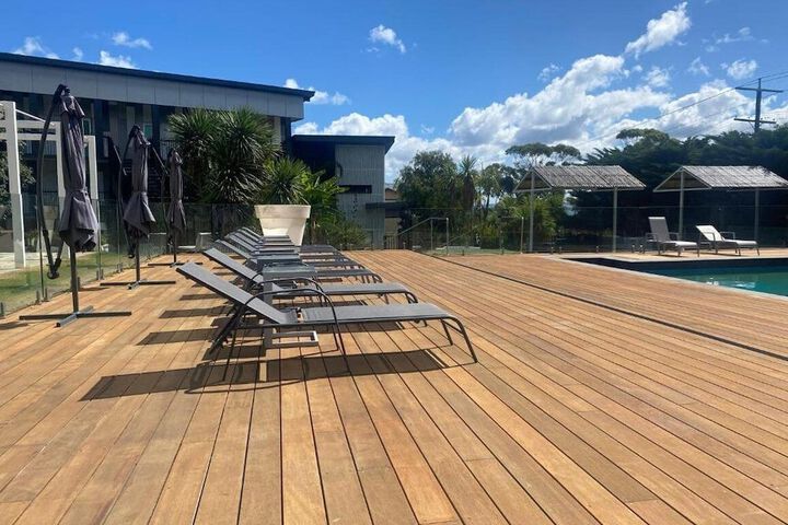 Pool 10 of 16