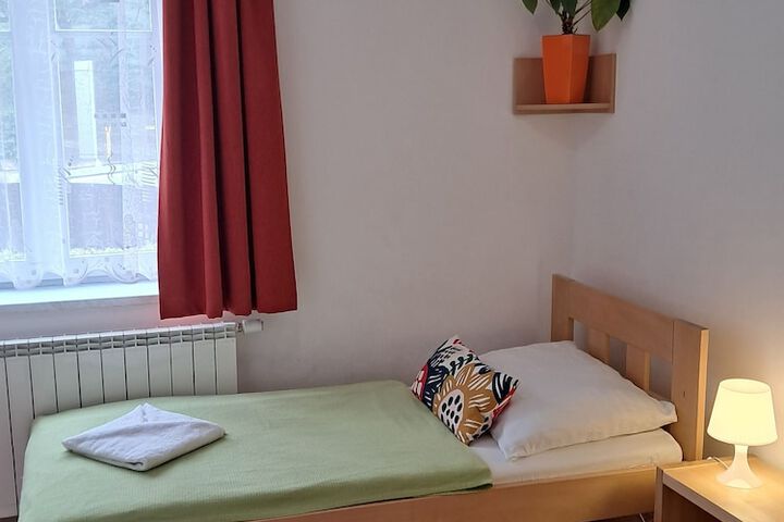 Room 18 of 38