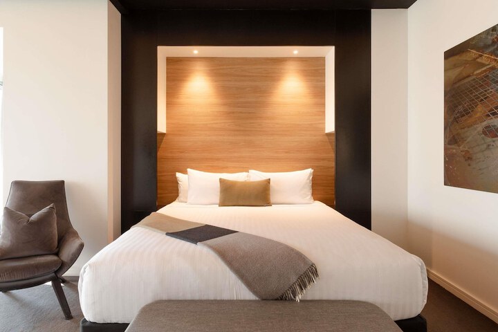 Room 32 of 149