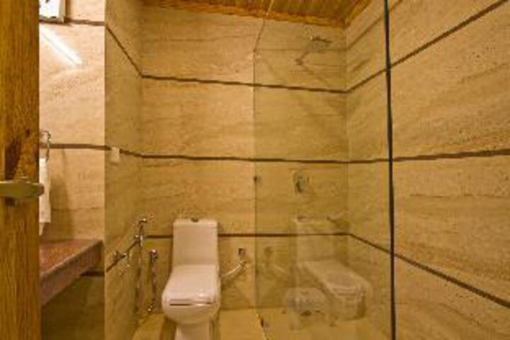 Room 15 of 18