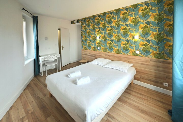 Room 5 of 30
