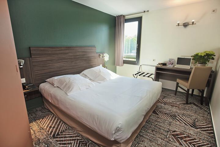Room 15 of 35