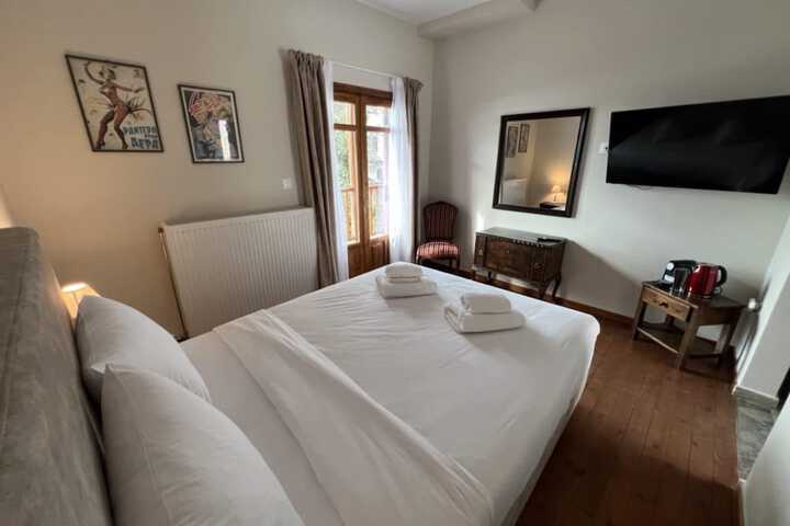 Room 6 of 45