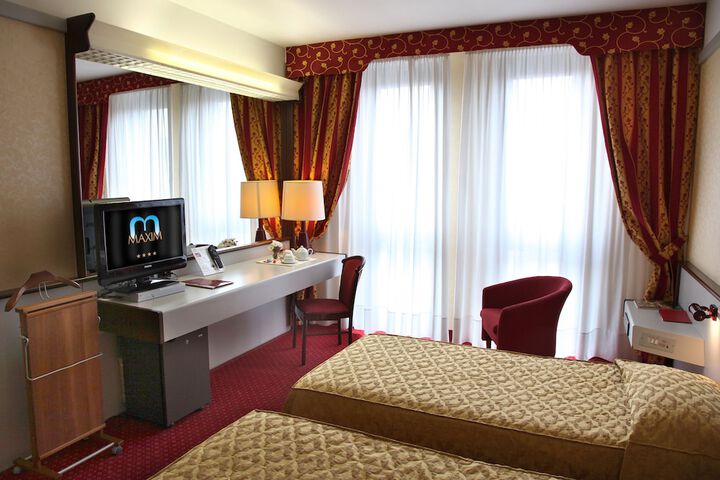 Room 13 of 130