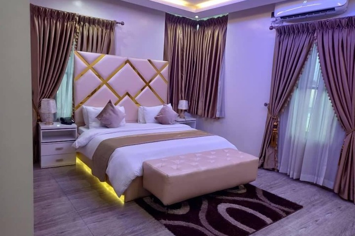Room 26 of 74