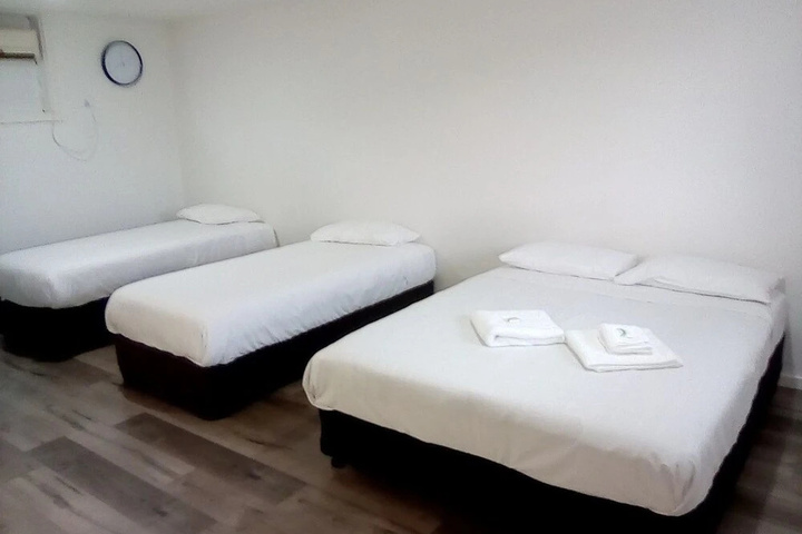 Room 4 of 15