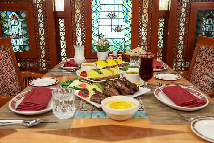 Dining 77 of 92