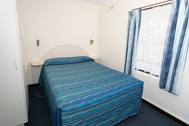 Room 2 of 174