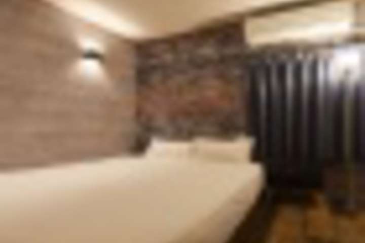 Room 182 of 288