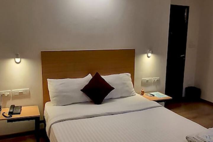 Room 4 of 15