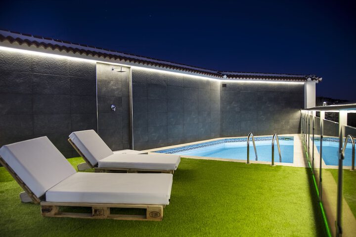 Pool 22 of 42