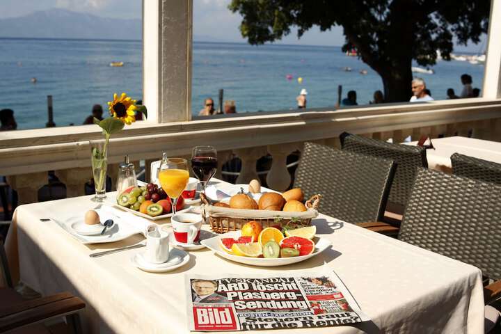 Breakfast area