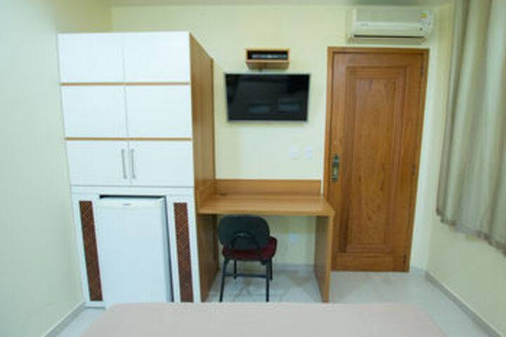 Room 70 of 78