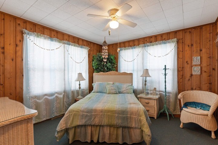Room 2 of 18