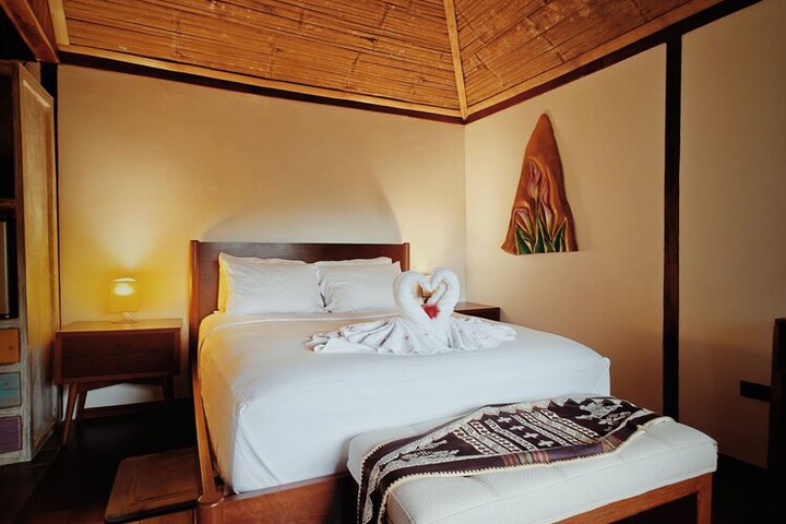 Room 4 of 80