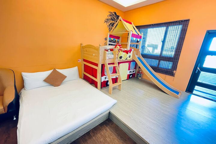 Room 14 of 38