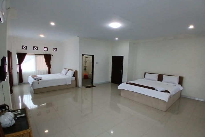 Room 15 of 34