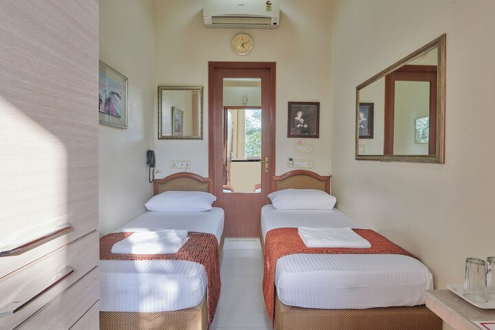 Room 16 of 31