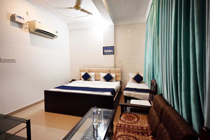 Room 12 of 22