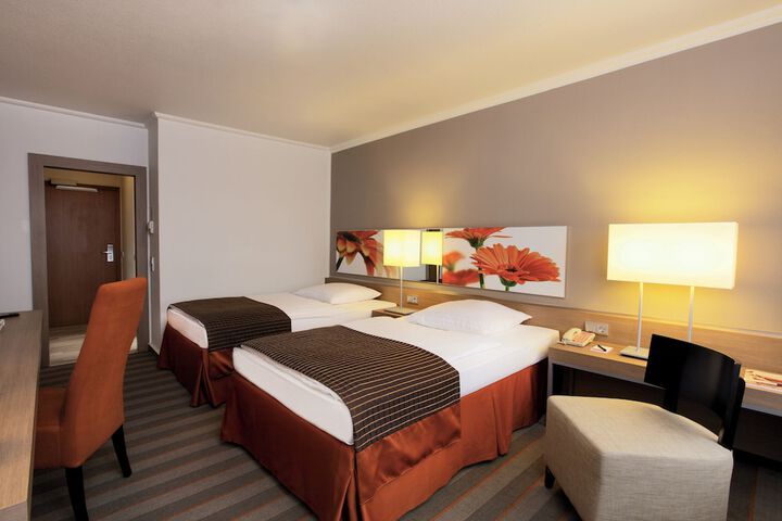 Room 14 of 36