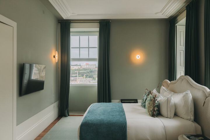 Room 60 of 147