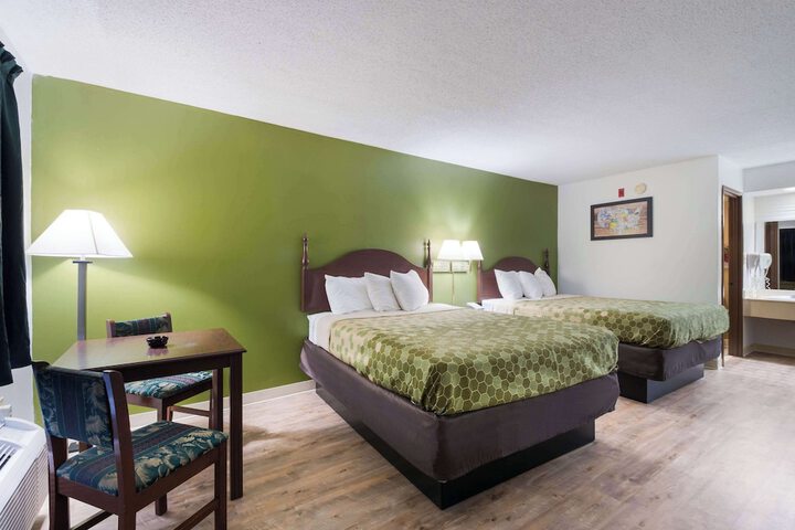 1 King Bed (9 of 13)