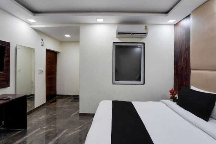 Room 5 of 17