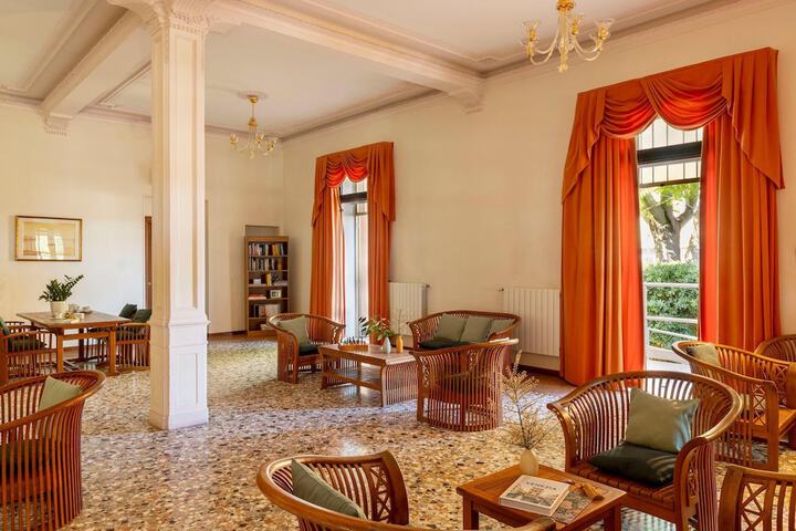 Guest Lobby