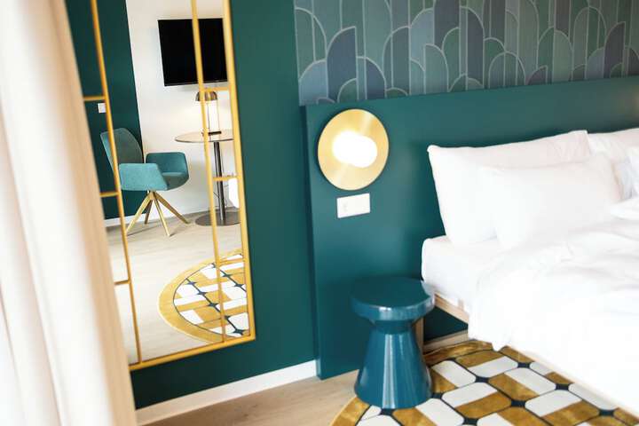 Room 27 of 45