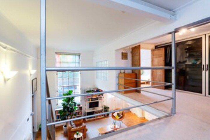 Room 9 of 20