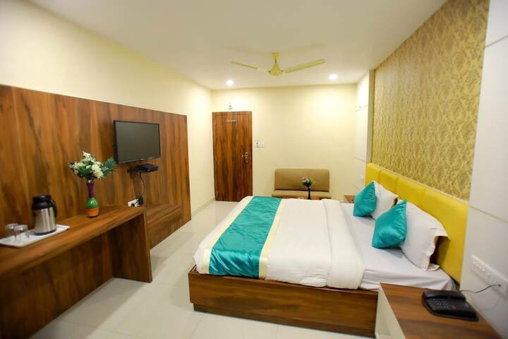 Room 15 of 36