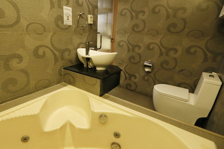 Room 51 of 55