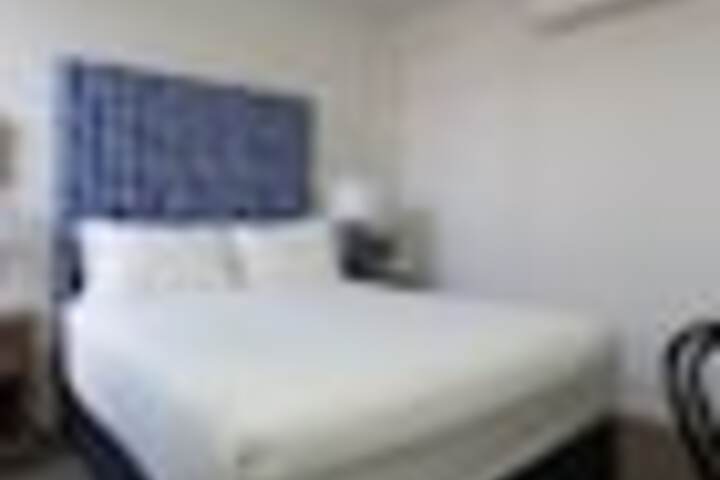 Room 14 of 117