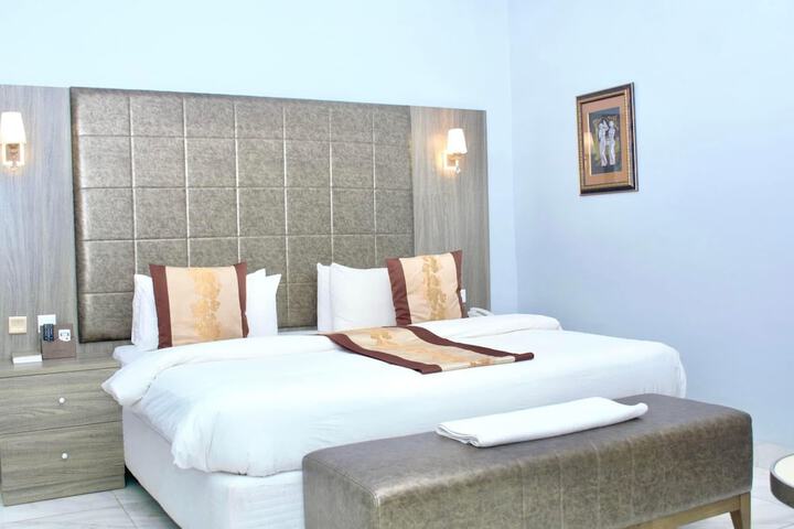 Room 20 of 102