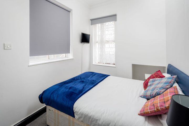 Room 6 of 38