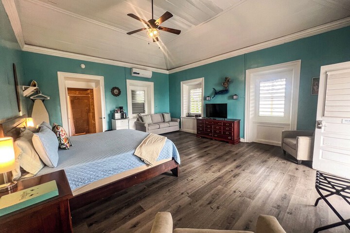 Room 33 of 171